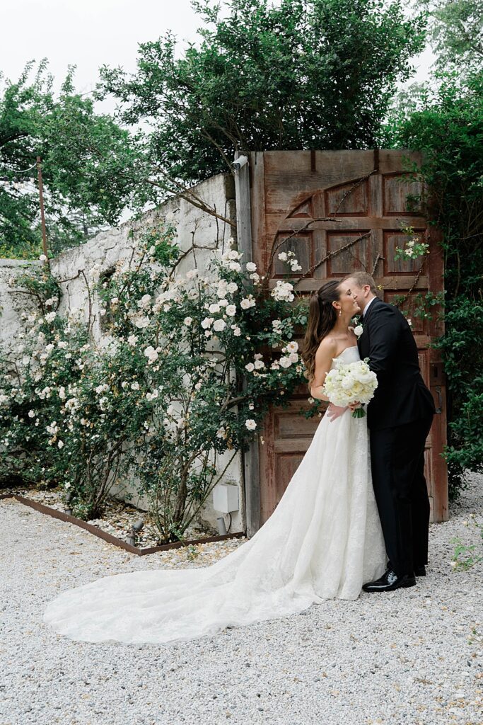bride and groom valley rock